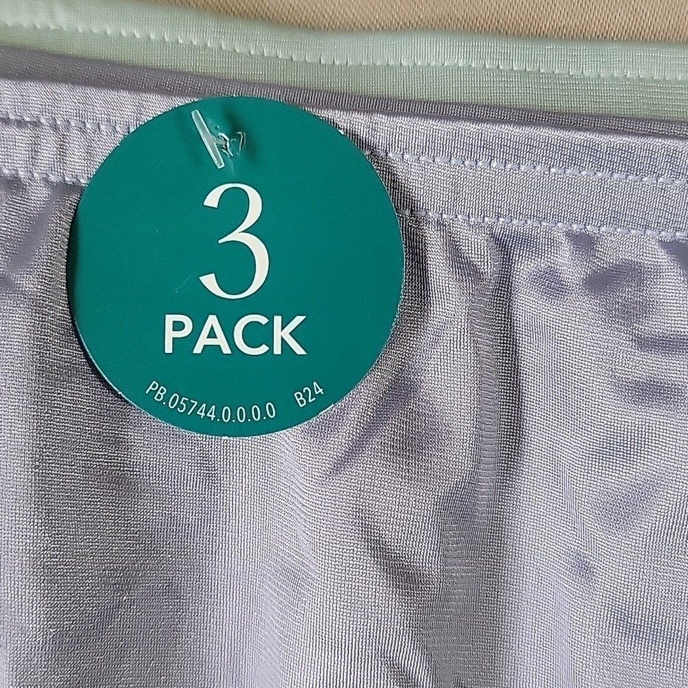 Vanity Fair Ravissant Brief Panties 3 Pack Multi Color Size 9 2XL Style 15711 - Picture 4 of 7